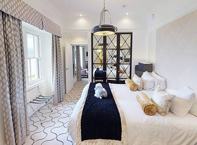 Room 41 Resort Oak Bedroom
