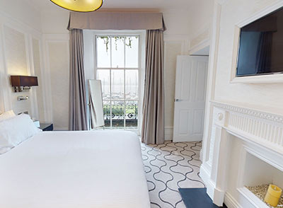 Room 18 Resort Oak Bedroom