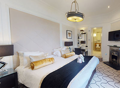 Room 41 Resort Oak Bedroom