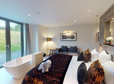 Winander Lime Room with feature bath